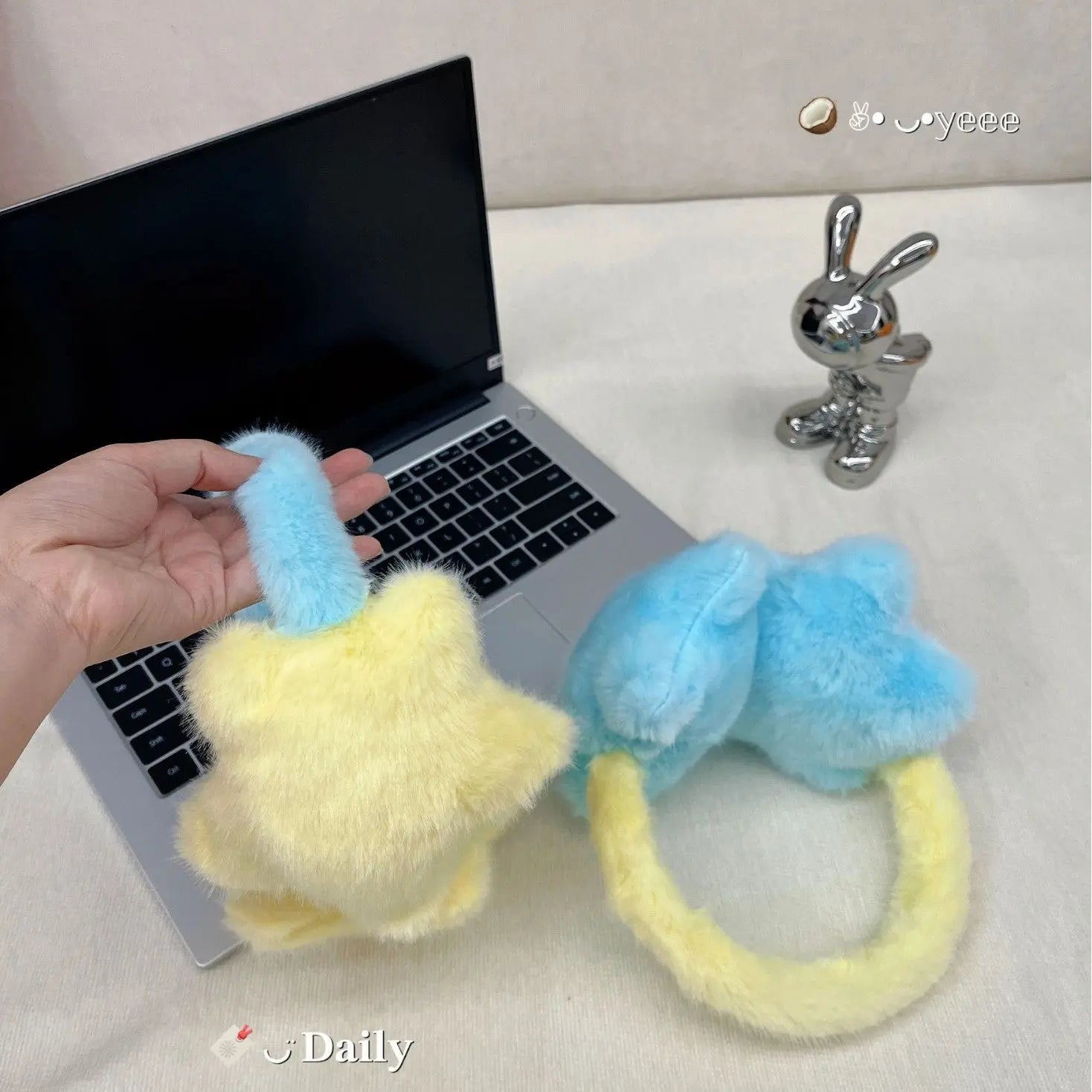 Winter Outdoor Cycling Warm Ear Muffs Fluffy Contrasting Five-pointed Star - Peak Store Co.